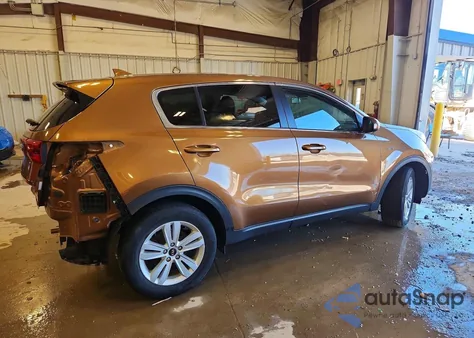 2018 Kia Sportage Lx z USA, uszkodzony, nr VIN KNDPMCAC6J7342378